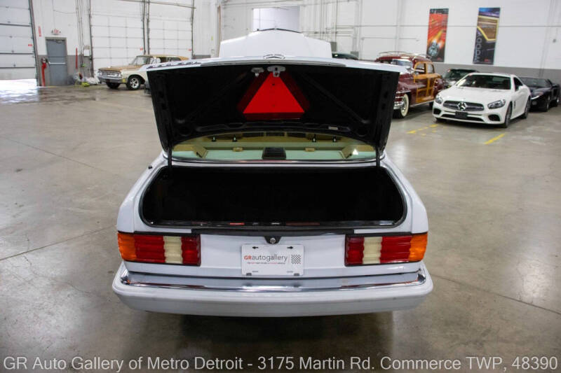 1991 Mercedes-Benz 560-Class 560 SEL