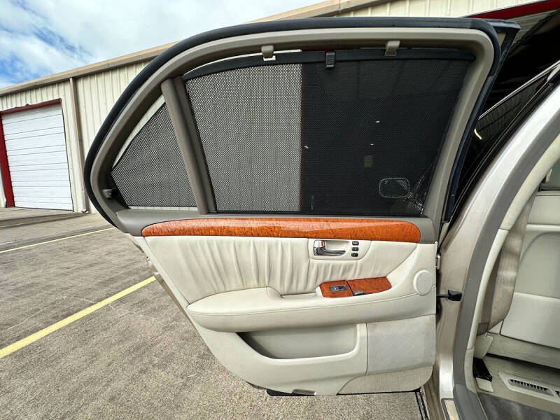 2005 Lexus LS 430