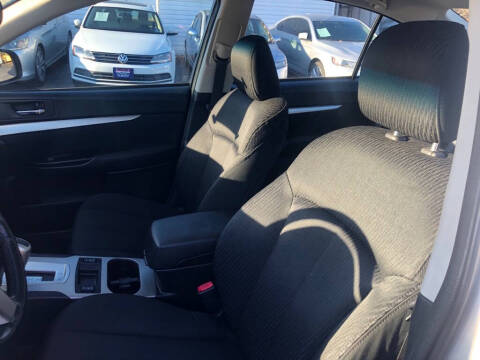 2011 Subaru Legacy 2.5i Premium