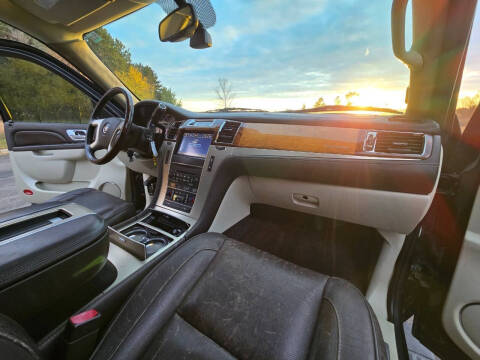 2013 Cadillac Escalade Platinum Edition