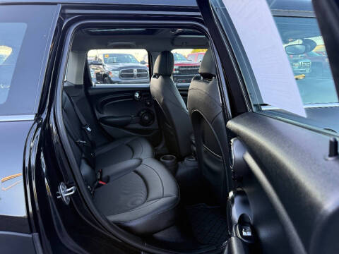 2017 MINI Hardtop 4 Door Cooper