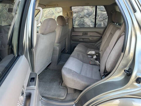 2004 Nissan Pathfinder SE