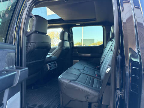 2025 Ford F-450 Super Duty Platinum