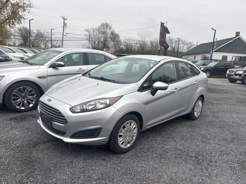 2014 Ford Fiesta S's photo