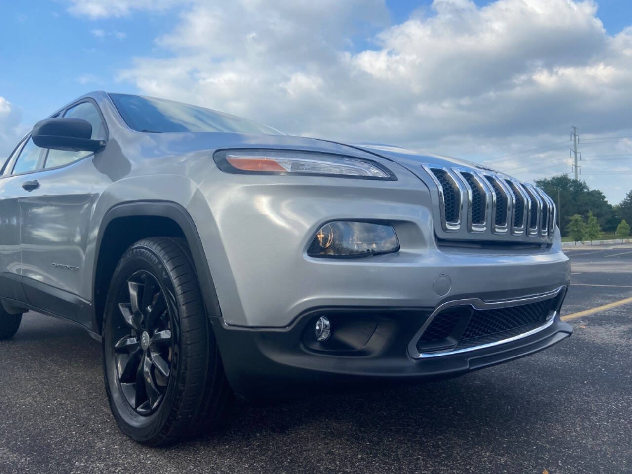 2016 Jeep Cherokee for sale at ZAKS AUTO INC in Detroit, MI