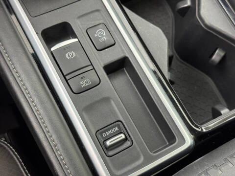 2022 Nissan Pathfinder SL