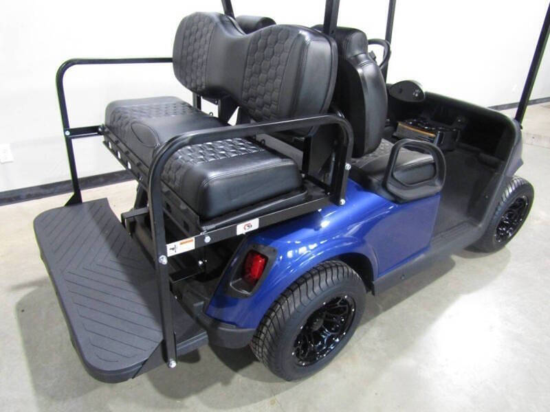 2020 E-Z-GO RXV