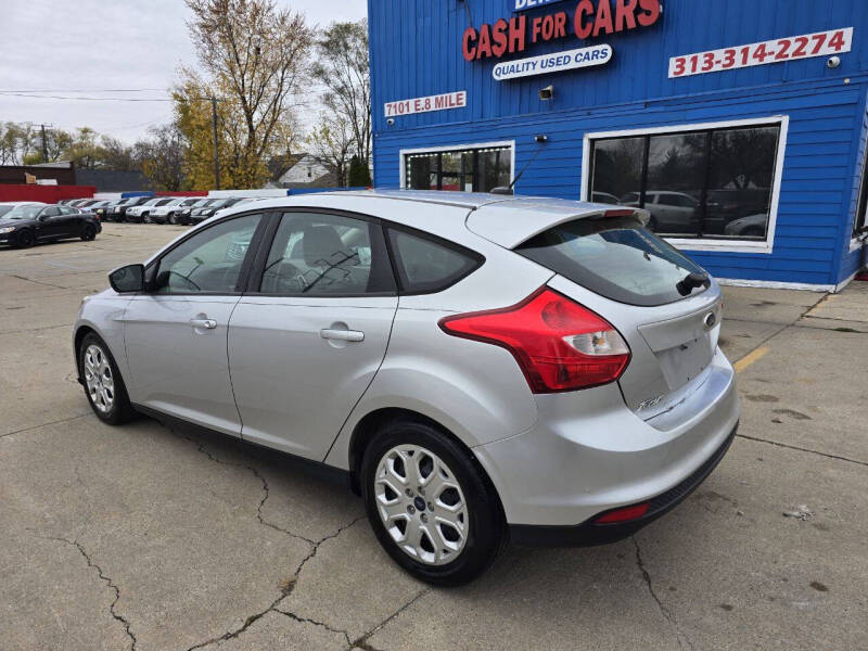 2012 Ford Focus SE photo 3