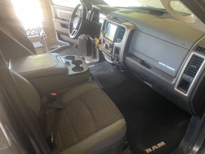 2017 RAM 1500 SLT