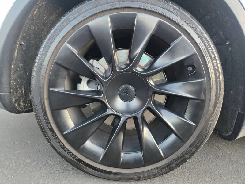 2024 Tesla Model Y Long Range