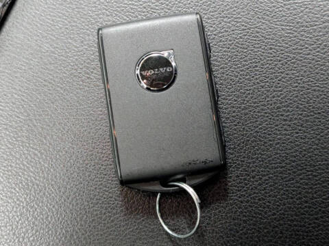 2023 Volvo S60 Recharge T8 Core Dark Theme