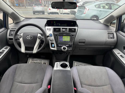 2013 Toyota Prius v Three