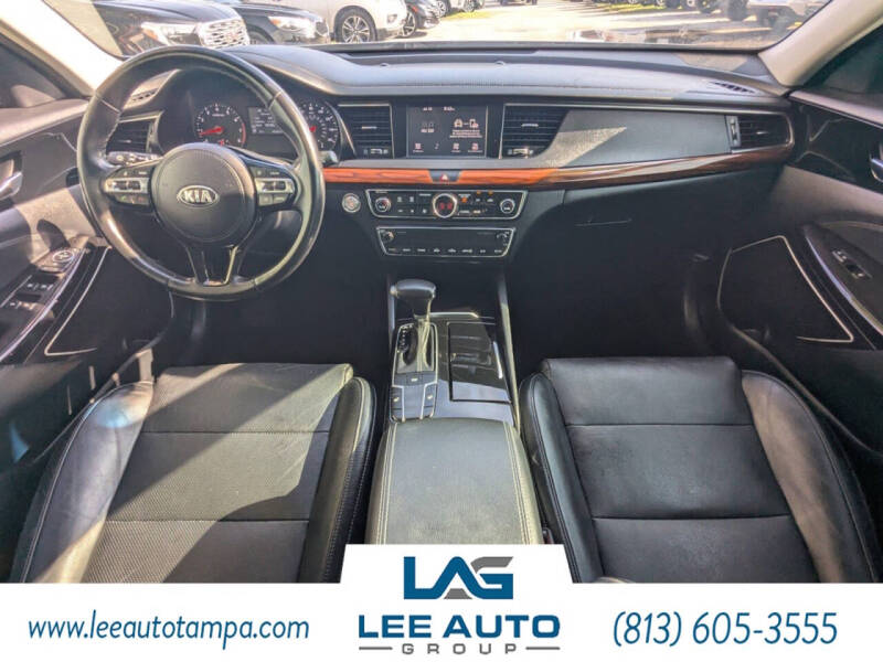 2017 Kia Cadenza Premium