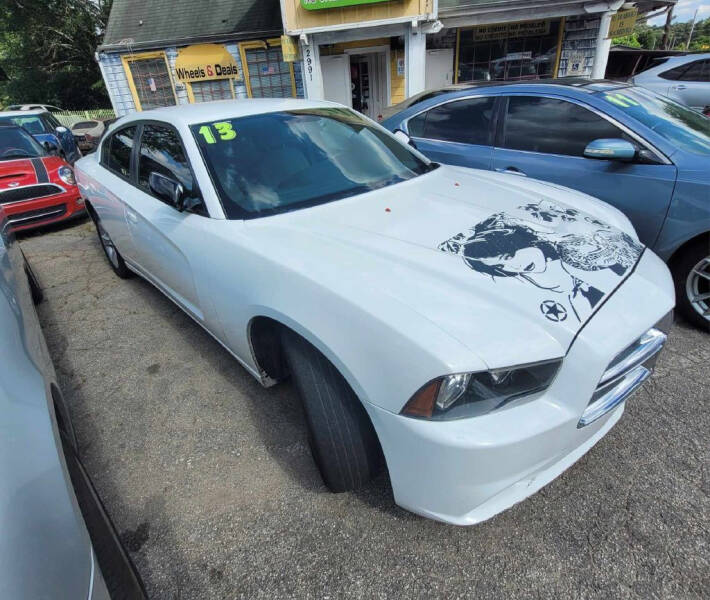 2013 Dodge Charger SE photo 2