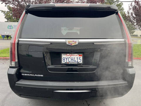 2017 Cadillac Escalade Platinum