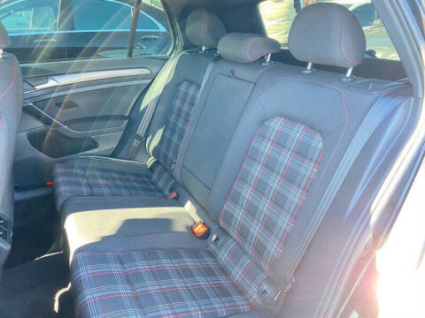 2018 Volkswagen Golf GTI S