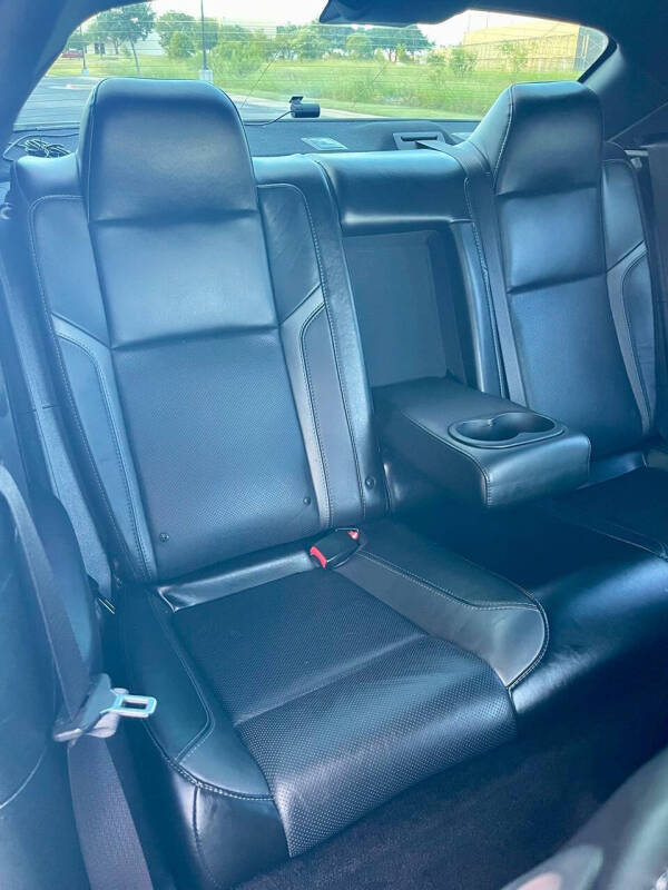 2018 Dodge Challenger SXT Plus