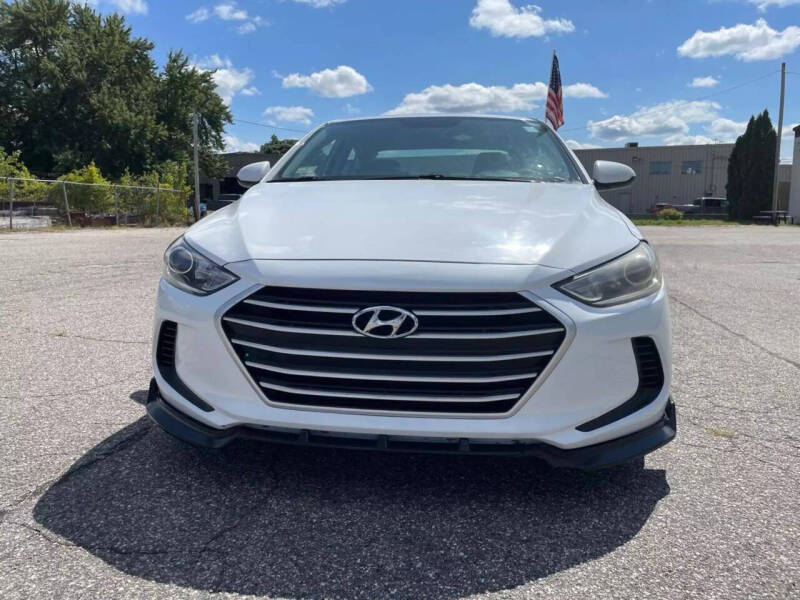 2018 Hyundai Elantra SEL photo 8