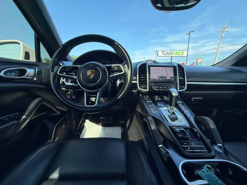 2018 Porsche Cayenne Platinum Edition