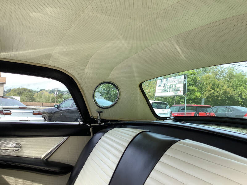 1957 Ford Thunderbird