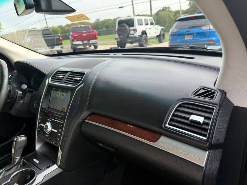 2017 Ford Explorer Platinum