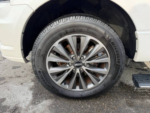 2016 Lincoln Navigator Select