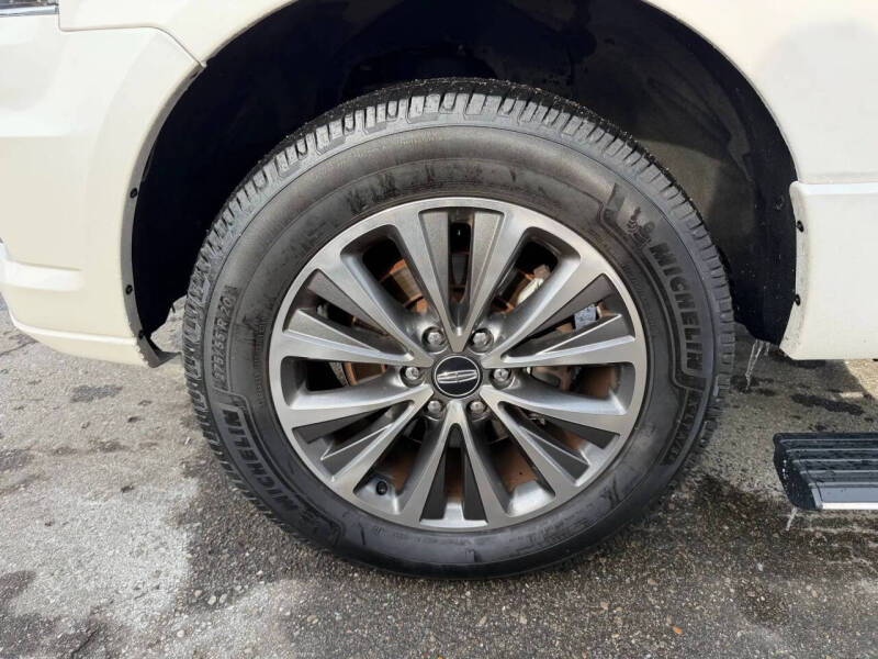 2016 Lincoln Navigator Select