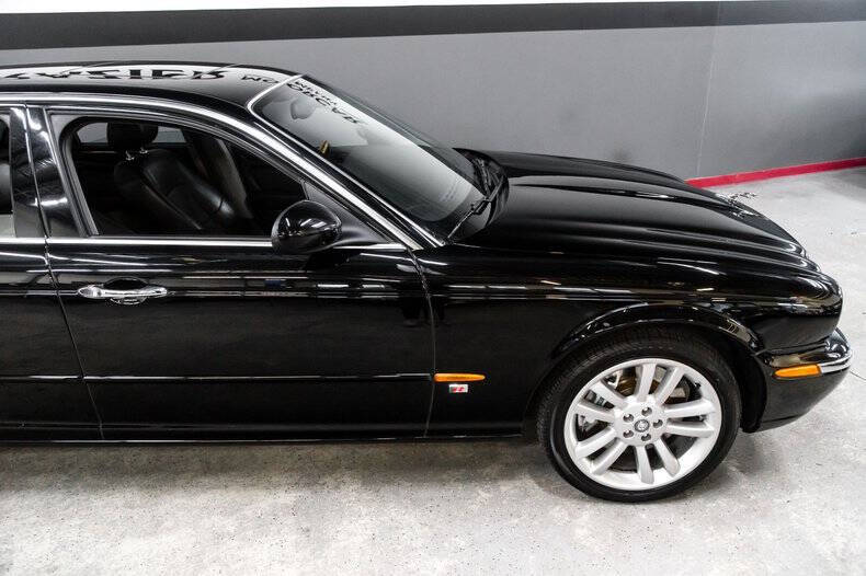 2004 Jaguar XJR