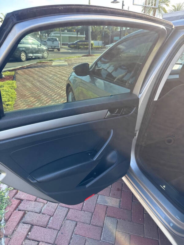 2012 Volkswagen Passat S PZEV