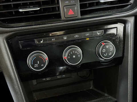 2023 Volkswagen Taos SE 4Motion