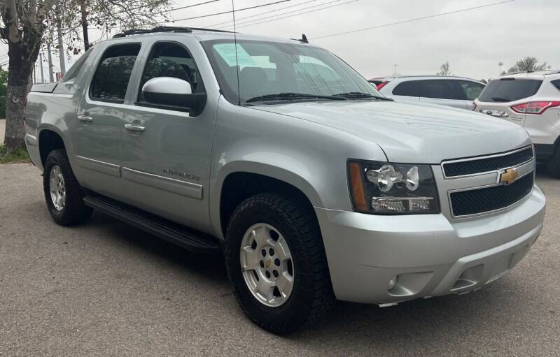 2012 Chevrolet Avalanche for sale at USA AUTO CENTER in Austin TX