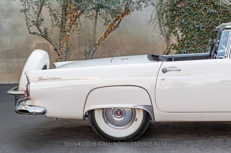 1956 Ford Thunderbird