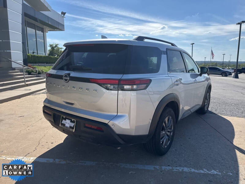 2025 Nissan Pathfinder SV