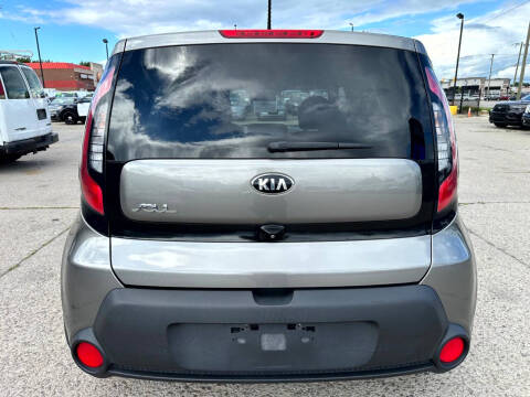 2015 Kia Soul +