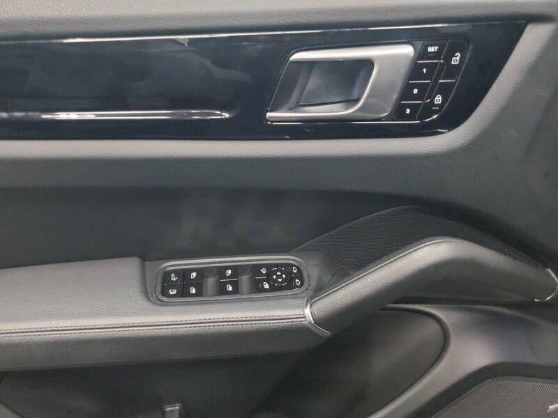 2019 Porsche Cayenne E-Hybrid