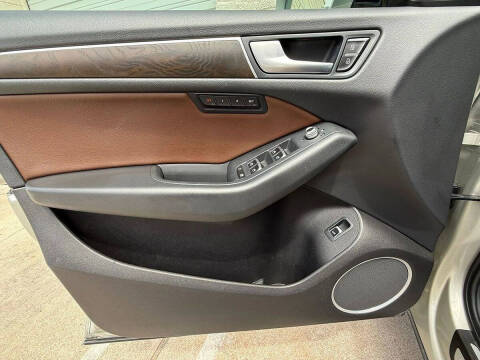 2017 Audi Q5 2.0T quattro Premium Plus