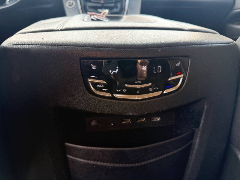 2018 Cadillac Escalade Luxury