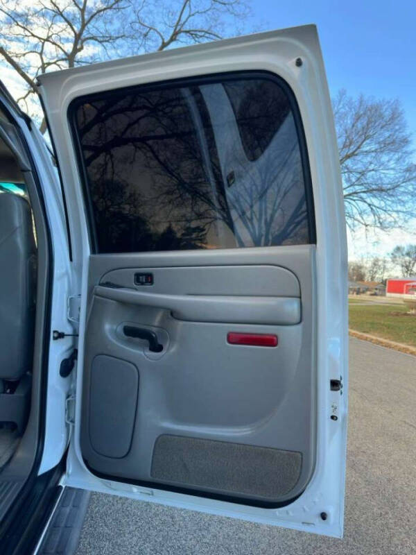 2005 Chevrolet Suburban 2500 LT