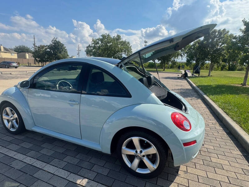 2010 Volkswagen New Beetle