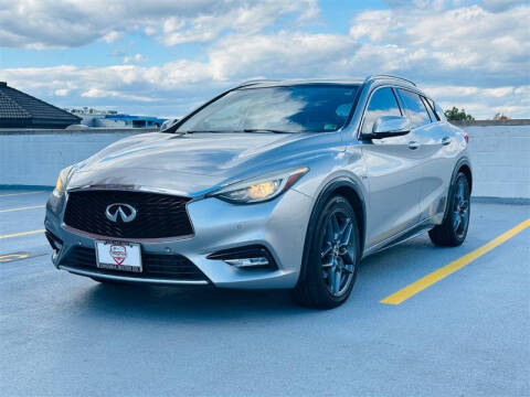 2017 Infiniti QX30 Premium