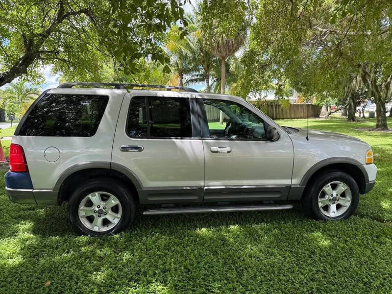 2004 Ford Explorer XLT