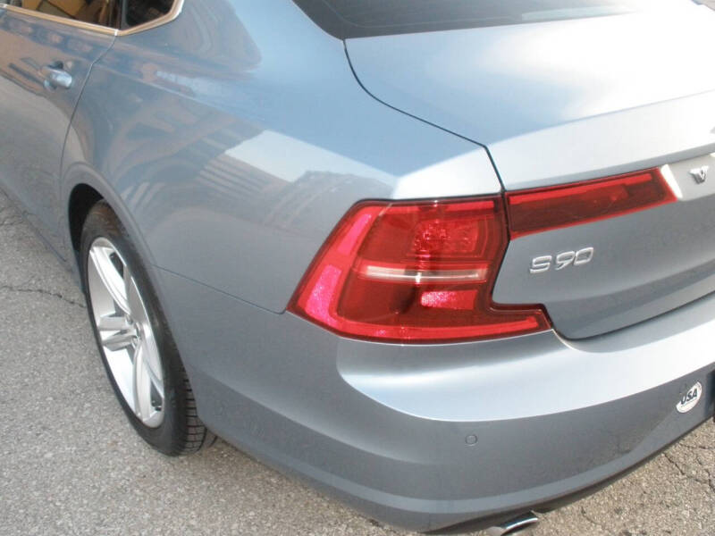 2018 Volvo S90 T5 Momentum