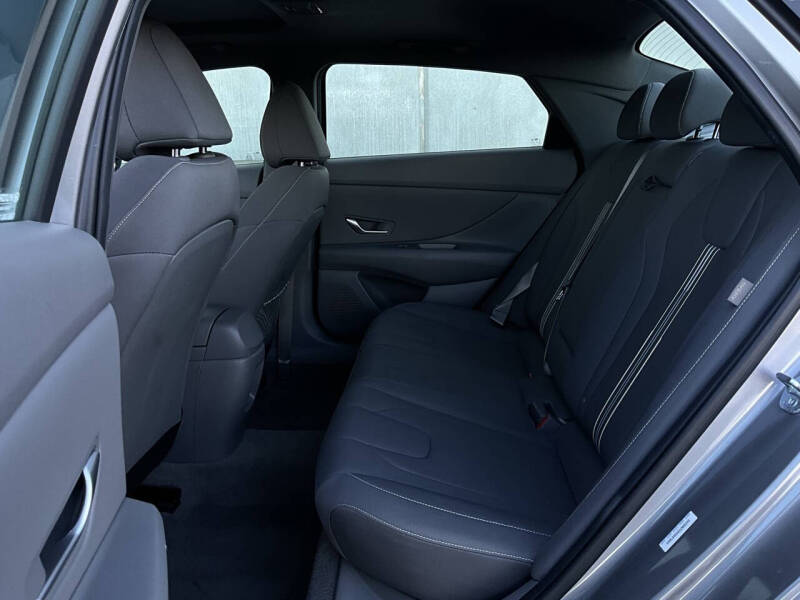 2025 Hyundai Elantra SEL Convenience