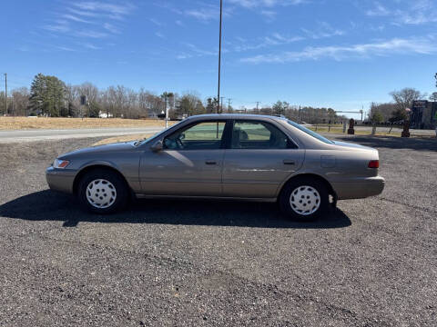 1999 Toyota Camry for sale at MEEK MOTORS in Powhatan VA