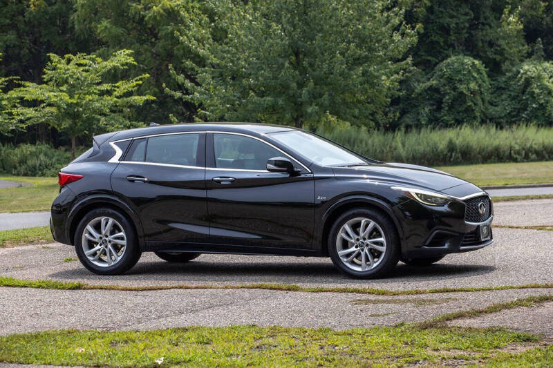 2017 Infiniti QX30 Luxury