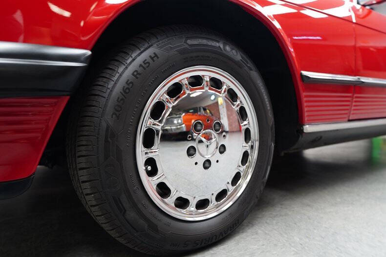 1986 Mercedes-Benz 560-Class 560 SL