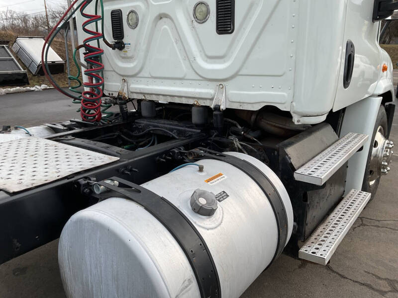 2016 Freightliner Cascadia