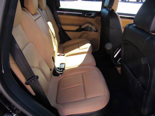 2014 Porsche Cayenne Platinum