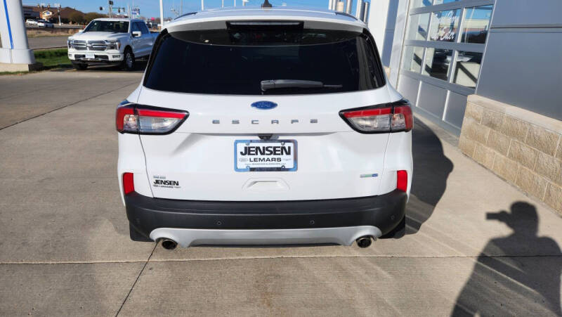 2020 Ford Escape SE