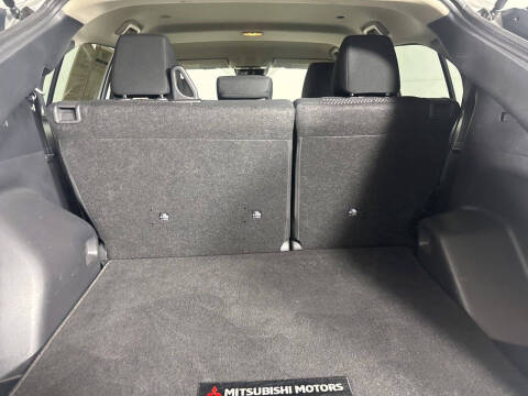 2025 Mitsubishi Eclipse Cross LE